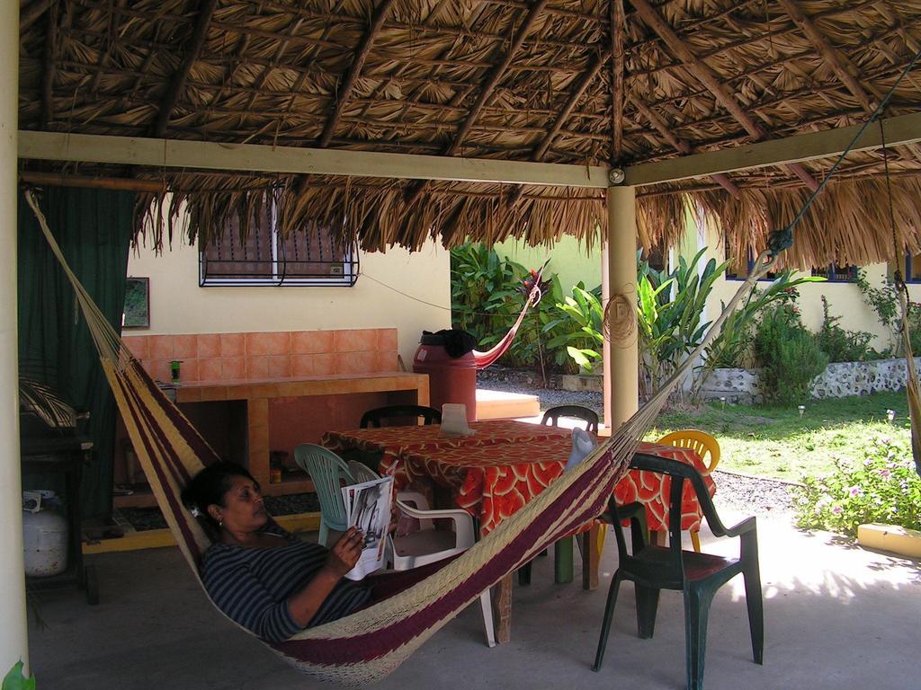Conrado'S Guesthouse B&B Las Avispas エクステリア 写真