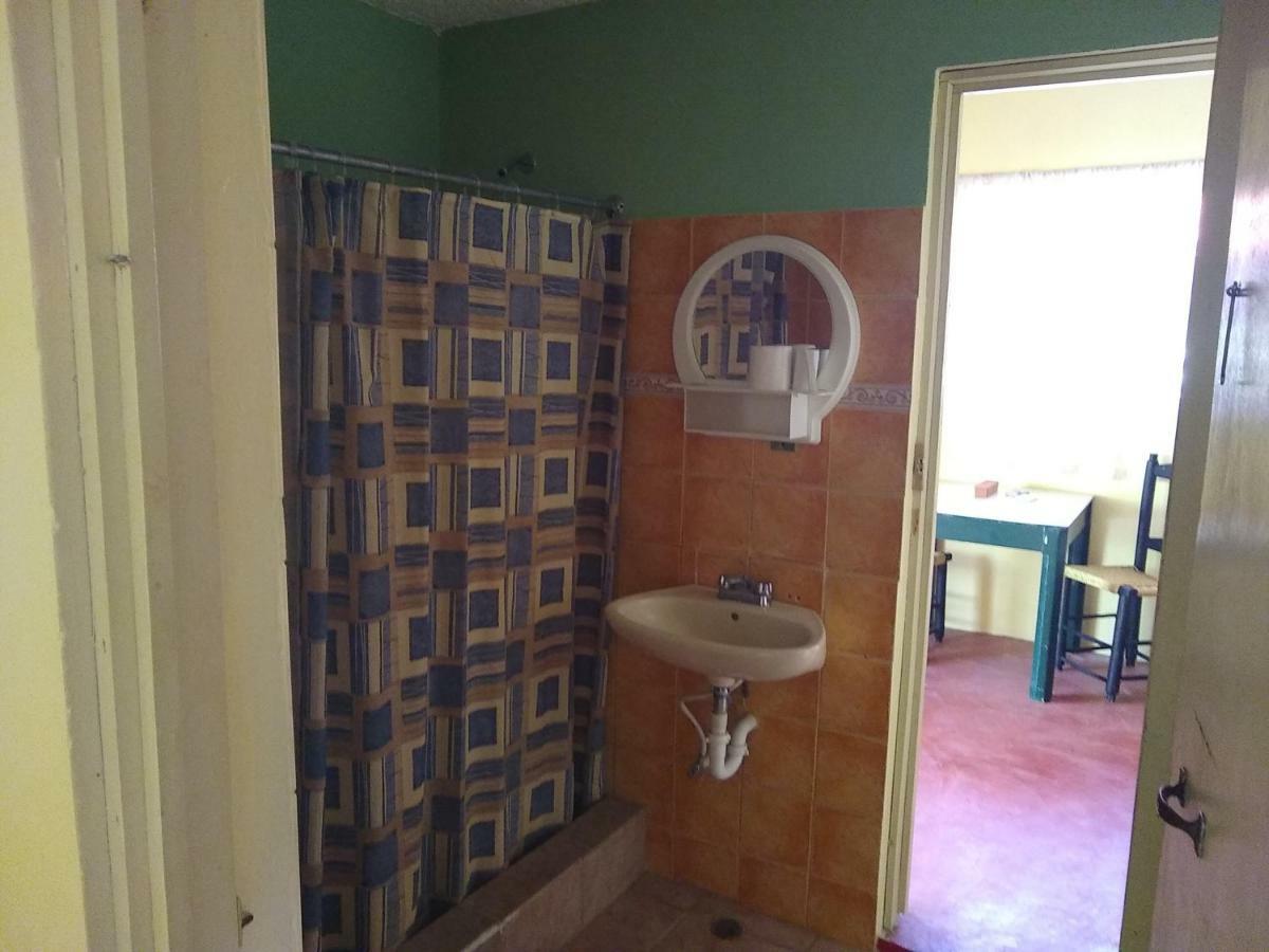 Conrado'S Guesthouse B&B Las Avispas エクステリア 写真